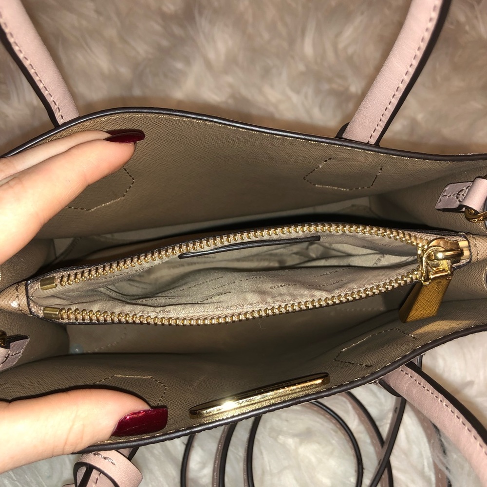 Micheal Kors Mini Hand Tote - Picture 7 of 8